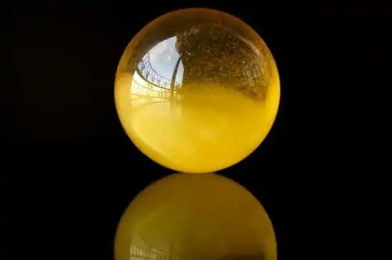 蜜蜡有气泡不一定是真的