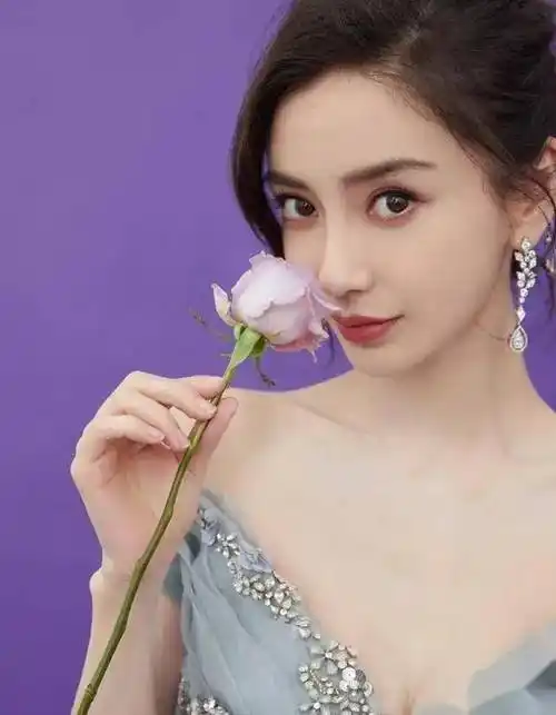 35岁还能保持这样的身材和颜值,杨颖你是怎么做到的?