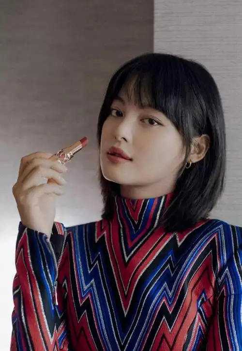 40岁一50岁女最新发型(推荐这5款短发,气质又减龄)