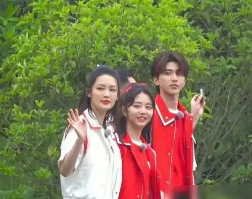 谭松韵和李易峰合照 - 搜狗图片搜索