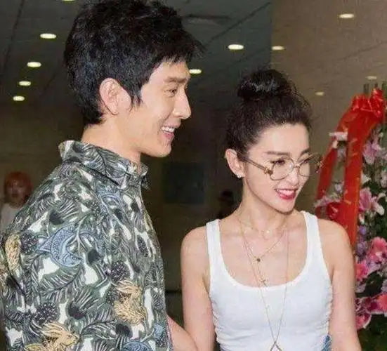 李冰冰为讨好小17岁男友穿学生装,网友心疼男友会体力不支