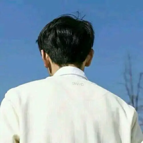 男头 背影 白衬衫