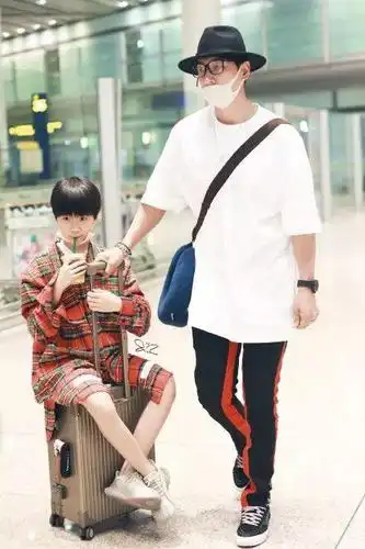 天天遗传张亮大长腿基因 年仅11岁被曝身高已达163