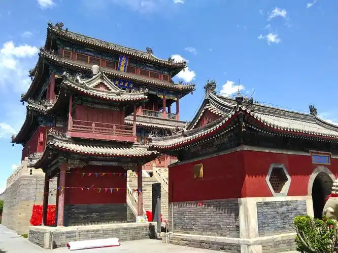 大慈阁自古就是佛教圣地是元代建筑有山门天王殿钟楼鼓楼大慈阁和关帝