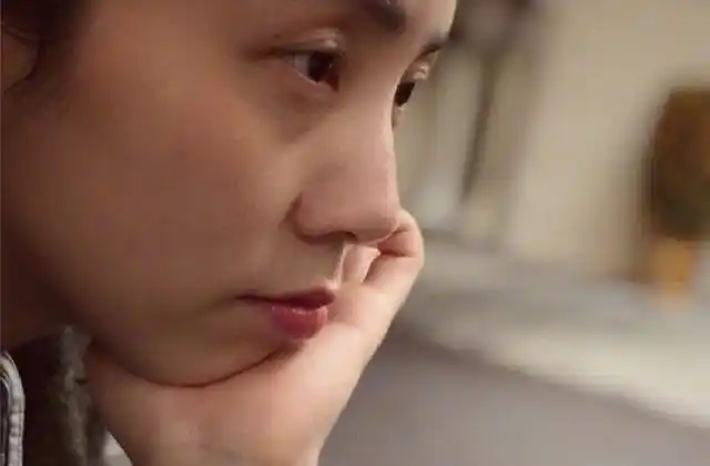 孙莉晒素颜自拍被认成多多,母女俩实在太像了