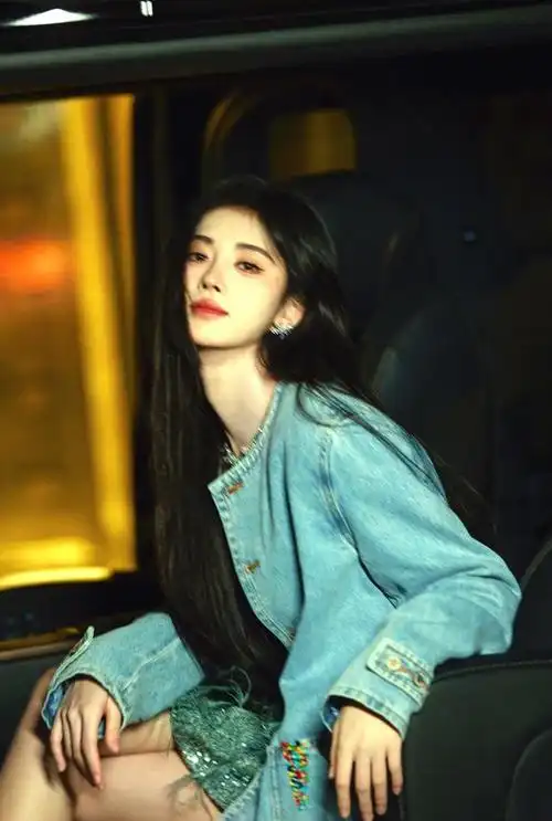 鞠婧祎,那位拥有迷人魅力与清新可人形象的女神,早已掳获了大众的心.