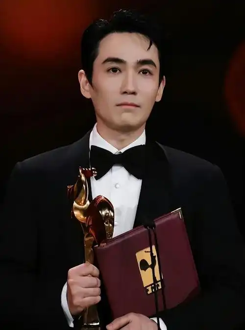 细水长流的友情永远值得落泪——朱一龙彭冠英