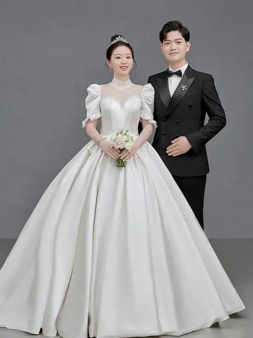 婚纱照四套造型