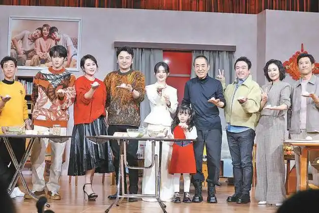 第二十条芭莎大片张艺谋拉风赵丽颖居c位雷佳音马丽太配了