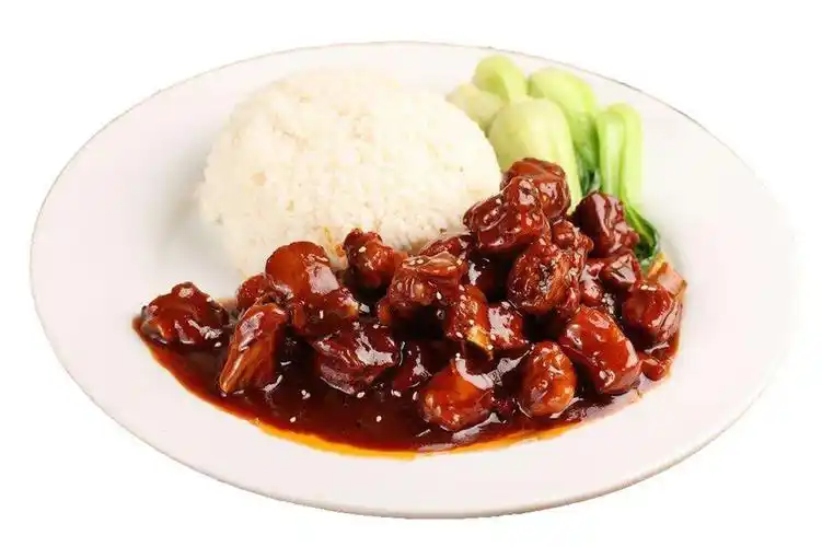 和味牛腩饭图片