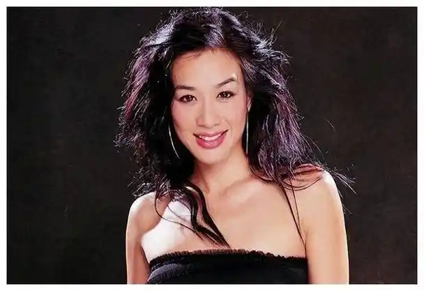 钟丽缇,51岁再为小12岁老公生四胎!为何如此拼命?_人生_生活_事业