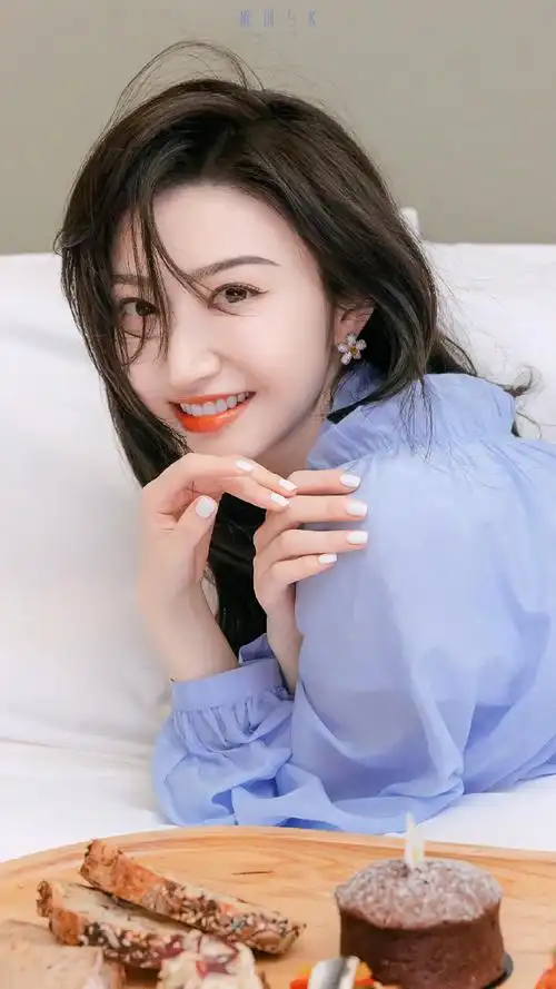 景甜天蓝甜味写真图