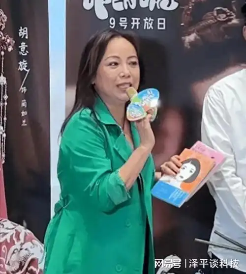 邓萃雯为新剧跑宣传因为片酬拒拍巾帼4有些事只有自己知道