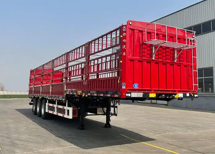 锣响牌lxc9402ccye仓栅式运输半挂车