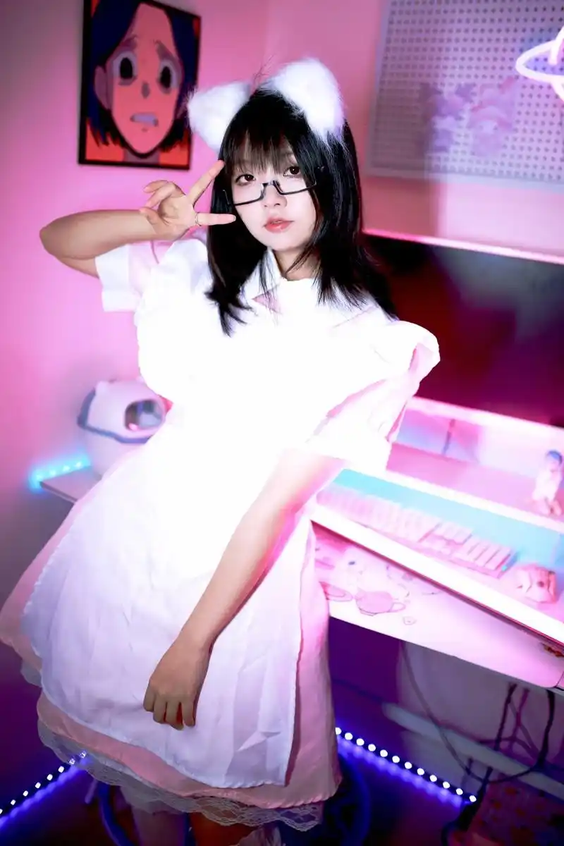 电竞少女写真 粉色系 可爱妹子.#分享照片 #拍照姿势 #元 - 抖音