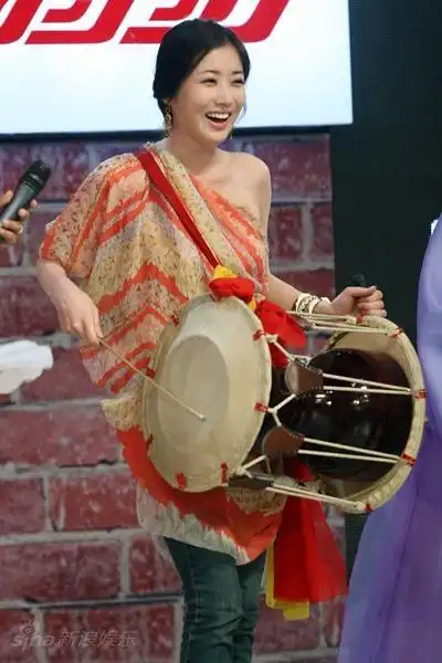 图文七公主做客天天向上崔贞媛才艺表演