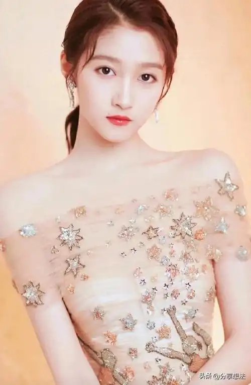 关晓彤明星壁纸52