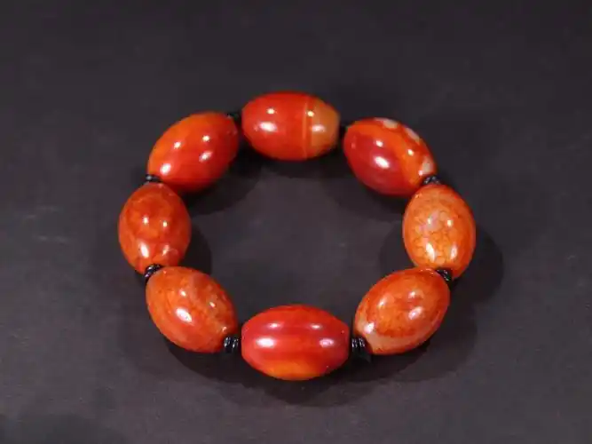 藏传精品玛瑙珠手串.规格:2.49*1.79cm