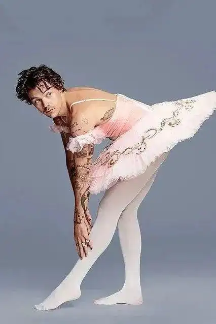 新鲜事儿男人也穿裙子好奇心忍不住了