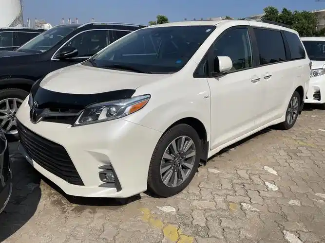 2021款丰田塞纳四驱2.5l油混版国六现车