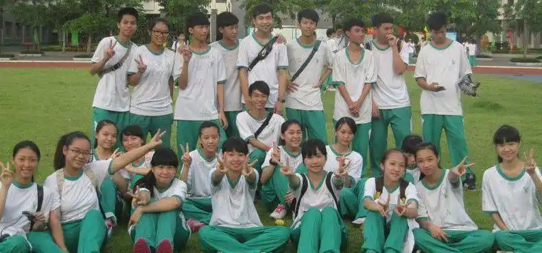 全市统一江门中小学新校服款式公布这些地方的学校将率先穿上