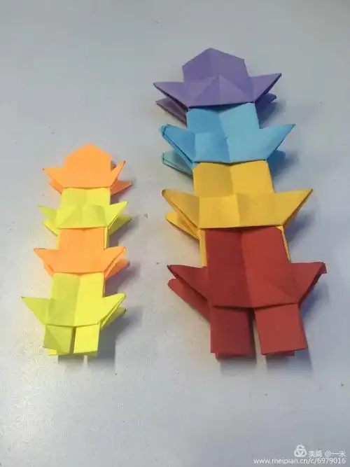 "巧手折心,童心无界"——泾河新城县前小学一年级一班折纸社团活动记