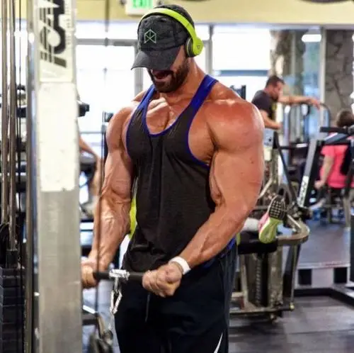 普通的健身肌肉男和他在一起的对比是这样的