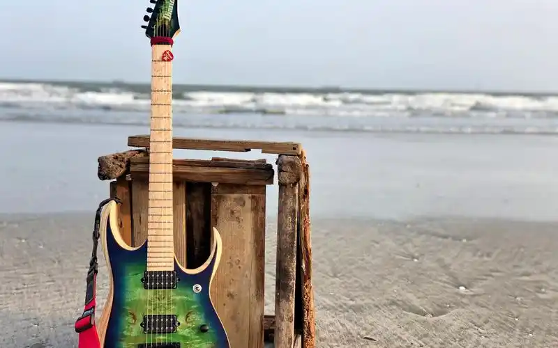 【郁乐队】在风暴的中央 电吉他 cover