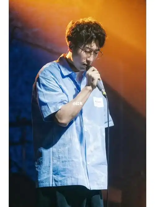 那我再问一下,有棱镜乐队的江苏粉丝群嘛哪个家人拉我进去#棱镜乐队