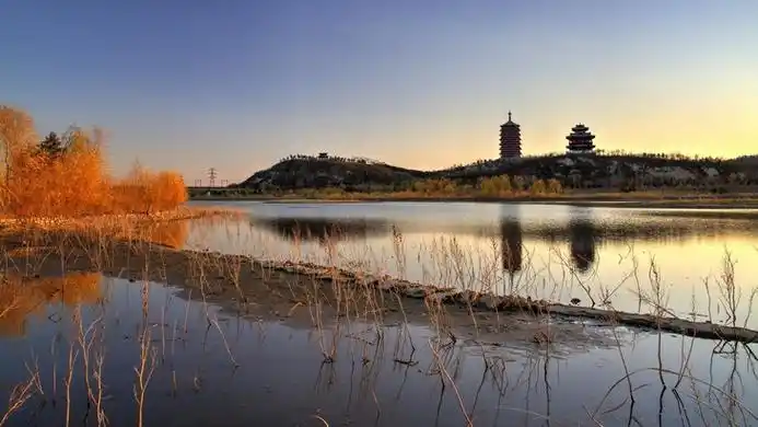 p>永定河休闲森林公园,是北京市委,市政府关于永定河绿色生态发展带"