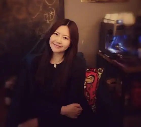 67结婚之后兰雨霖依然专心于工作,在她的社交号上,可以看到她的部分