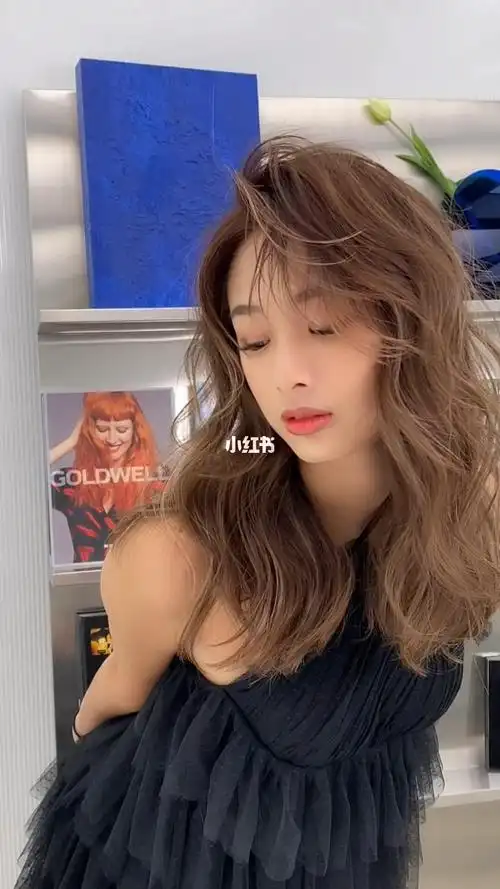 深圳染头发发型2021流行色系