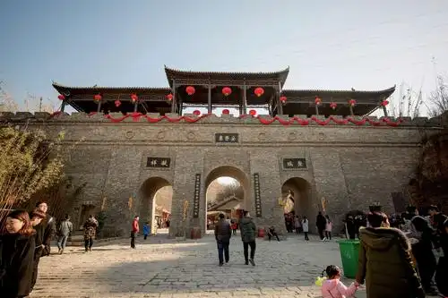 闲游民俗文化村一一倒盏村