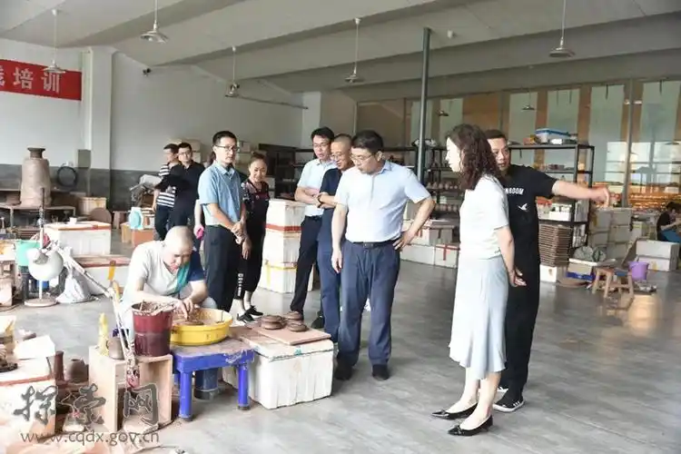 为贯彻落实市第六次党代会精神, 6月17日,重庆市委党校(重庆行政学院)