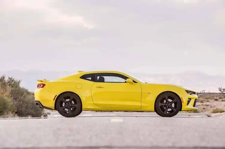"大黄蜂"告别之作已完成,美式肌肉跑车雪佛兰科迈罗停产谢幕