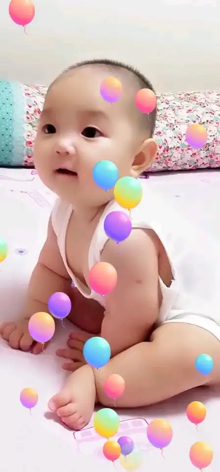 看看吧  六个月的宝宝坐的稳不稳