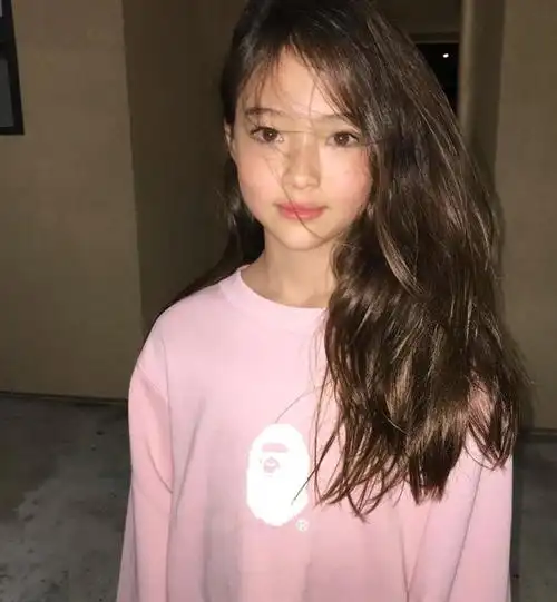 11岁就加入blackpink闺蜜团!就凭她长得像jennie?