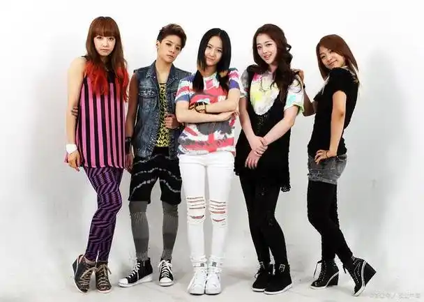 "fx组合名存实亡,解散传闻引发关注"