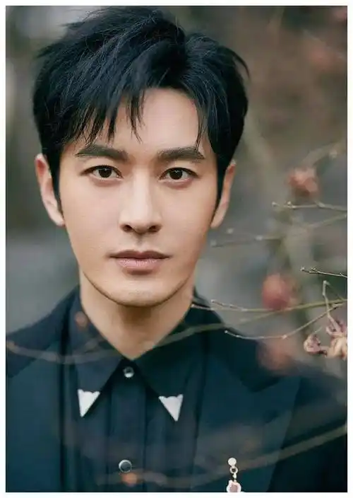 黄晓明为新剧增重!昔日帅气形象变身,大肚子成焦点!