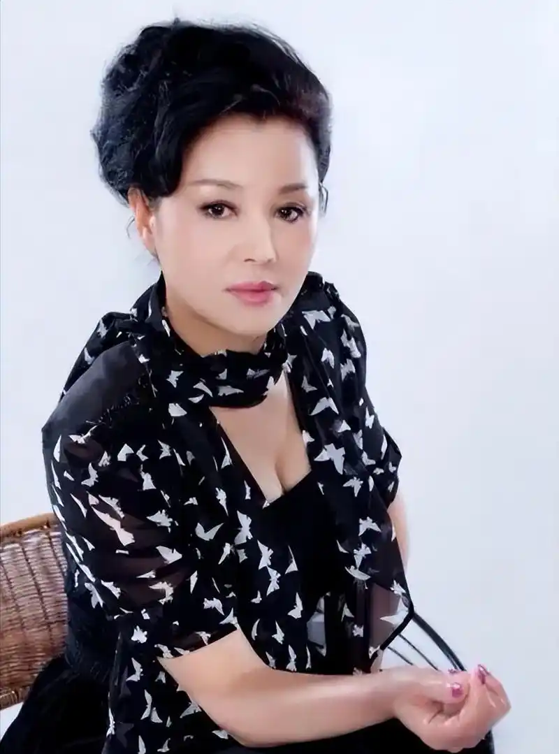 演员于小慧:让婚姻伤透了心,就想找个爱我的男人为什么那么难?