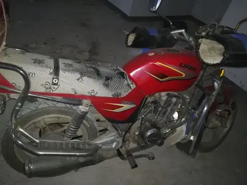 力帆125甩卖一口价6百元