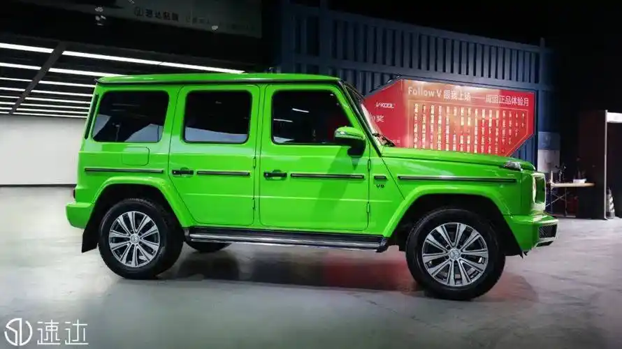 成都速达汽车贴膜奔驰大g改色蝰蛇绿