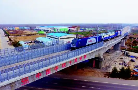 两条"货铁"同日通 重构胶东半岛铁路货运新格局