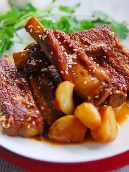 蒜子烧排骨