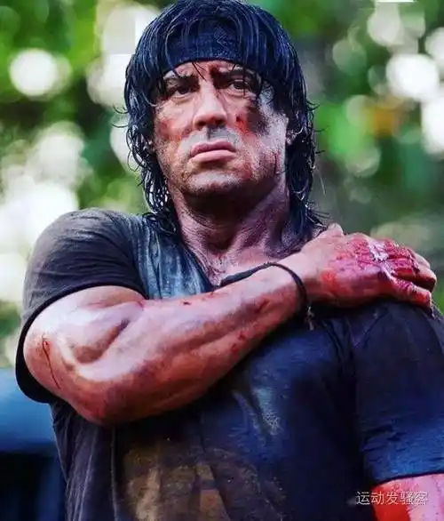 76岁还在演黑帮教父,史泰龙究竟凭啥?_身材_健身_海归网