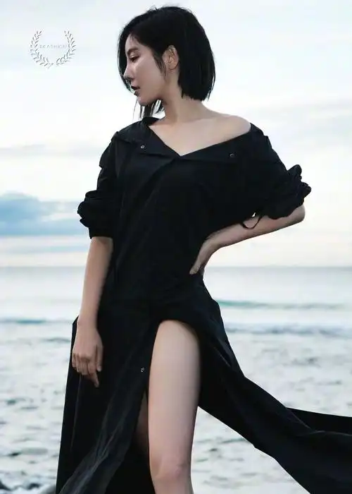 明星赵奕欢海边风尚摄影写真大片!