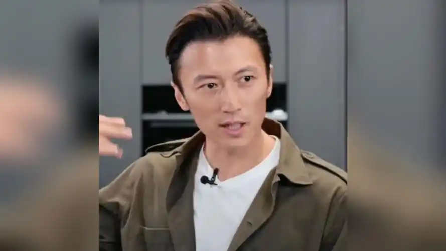 谢霆锋退出加拿大国籍 终于成为真正"黄种人"