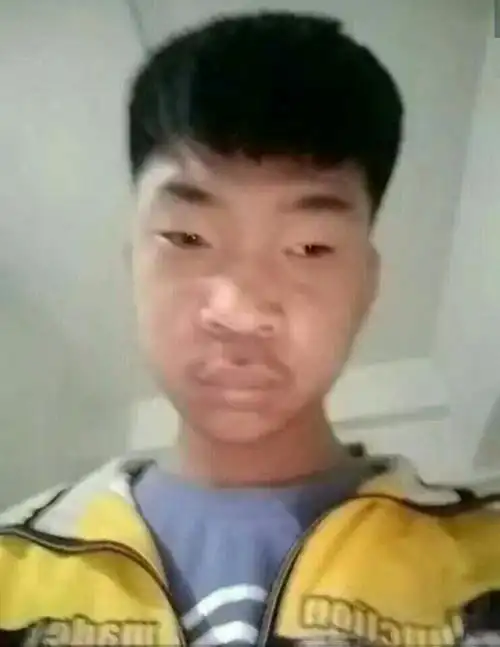 这男的是不是一般的丑