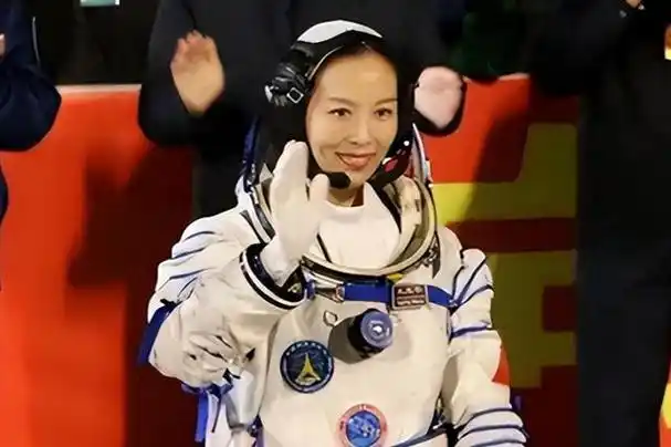 王亚平有多重要二级警卫随身保护食物专门供应不能轻易食用