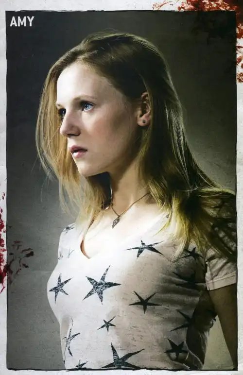 美剧·行尸走肉·第一季 裏面那个·艾米·就是在营地刚下车被 ss咬了